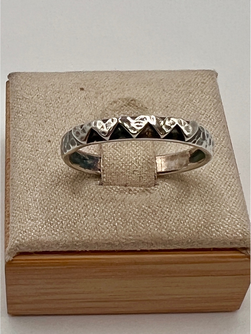925 Sterling Silver Hammered Heart Band Ring Size 9 Textured